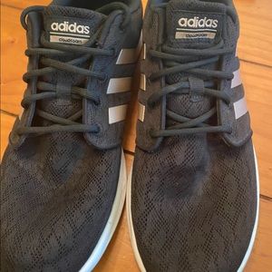 Adidas Cloud foam women size 10